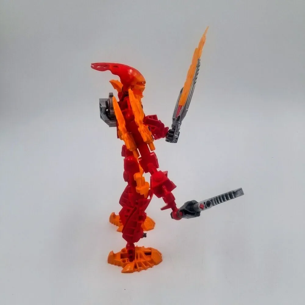 LEGO Bionicle 8979 Malum Has Canister And Manual *Not Complete* Missing 2 Pieces